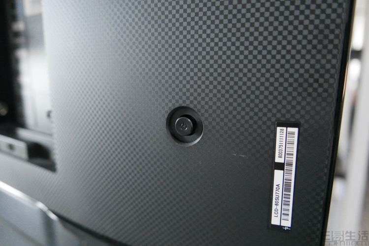 电视超窄边框和全面屏,夏普旷视s60价格