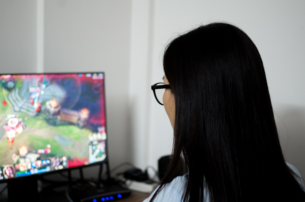 变色炫酷眼镜测评,防蓝光变色眼镜推荐测评