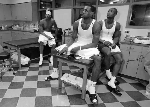 欧美风凉拖穿搭,凉拖怎么穿最时尚