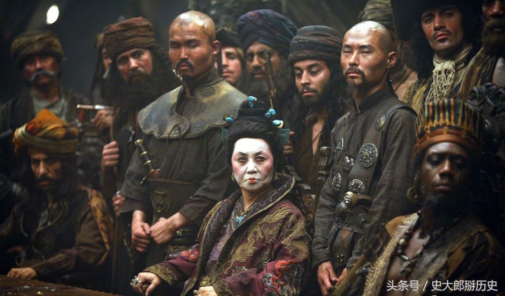 此女曾号令群雄，叱咤风云，名动朝野，退隐后相夫教子，不为人知