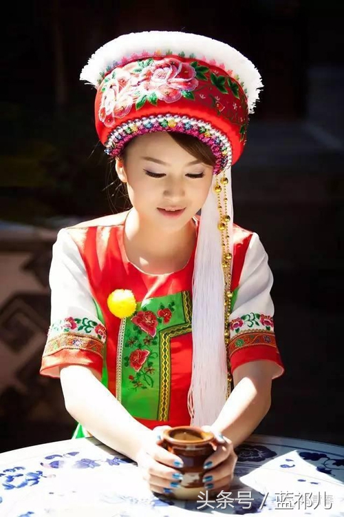 最好看的少数民族服饰,少数民族的华丽服饰穿上就是漂亮