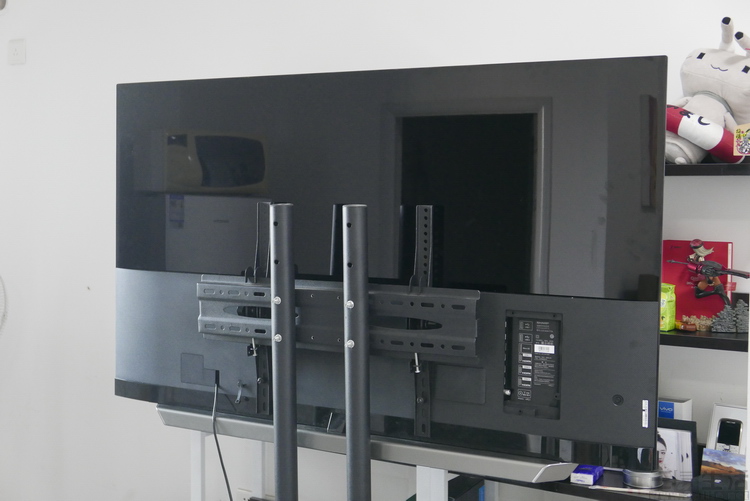 电视超窄边框和全面屏,夏普旷视s60价格