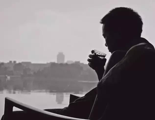 这只高颜值电水壶,美到连英国亲王都想要?|百匠大集