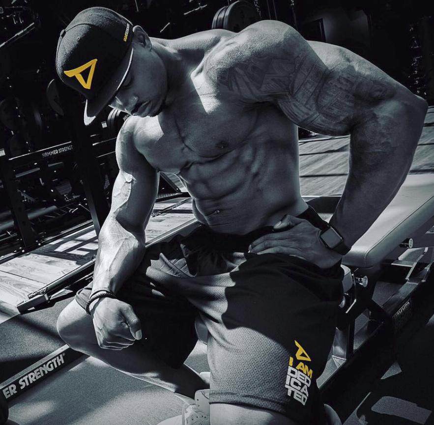 这位来自ENGLAN红遍全球的“熊猫哥”是谁呀？-海外健身人物-迈澳活健身