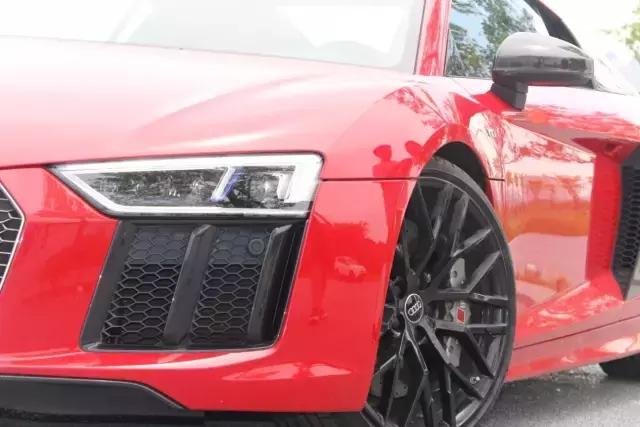 奥迪r8对比tt,奥迪r8和tt有啥区别