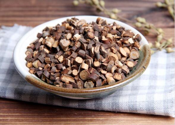 解表药之麻黄——用药经验分享：发汗平喘宜麻黄，利尿消肿功效强；外感风寒身无汗，痹痛咳喘水肿良