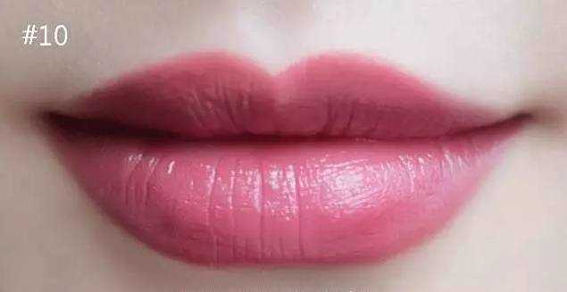 李一桐涂偏黑口红,李一桐唇纹