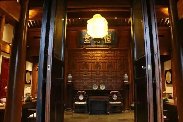 客栈感悟,短暂的停留永远的痛