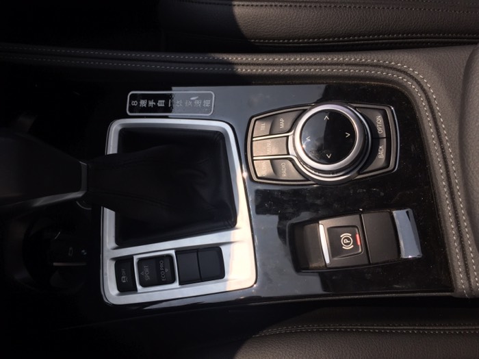 宝马118i几缸发动机,宝马1系118试驾视频