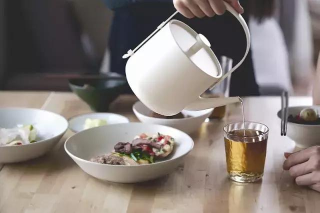 这只高颜值电水壶,美到连英国亲王都想要?|百匠大集