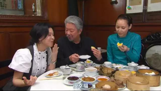 香港傳統的酥皮蛋撻現正熱售！還有讓人餵食到不得了的香港美食