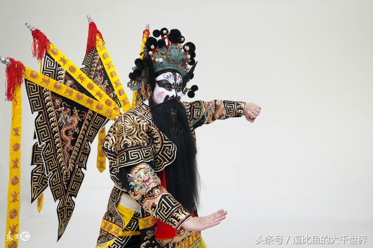 张飞要是一个五大三粗的糙汉子，他的两个女儿怎么能成为皇后，《三国演义》对张飞的形象描述狠了点