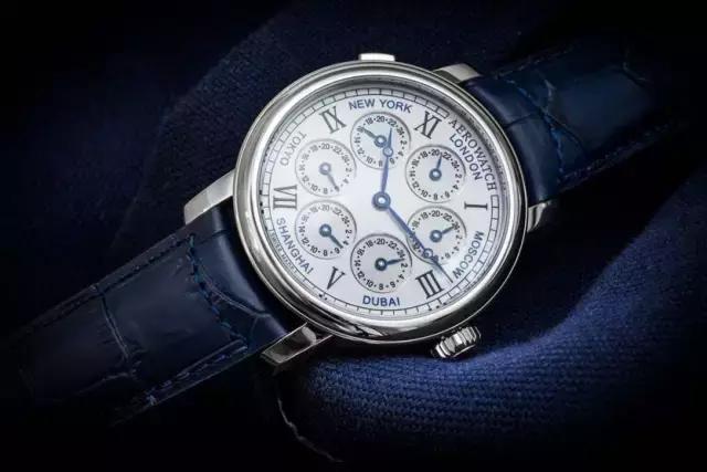 积家翻转系列背面刻字,积家翻转龙年