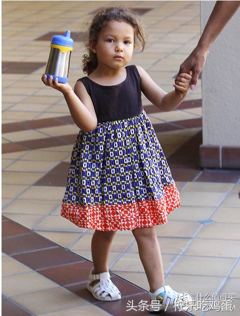 什么样的杯子能让宝宝爱上喝水,宝宝不愿意喝水用什么水杯好