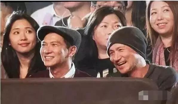 陈奕迅线上演唱会全程播放,看完陈奕迅的演唱会感慨