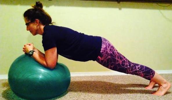 产后背疼怎么锻炼恢复,产后康复训练之背部肌肉训练