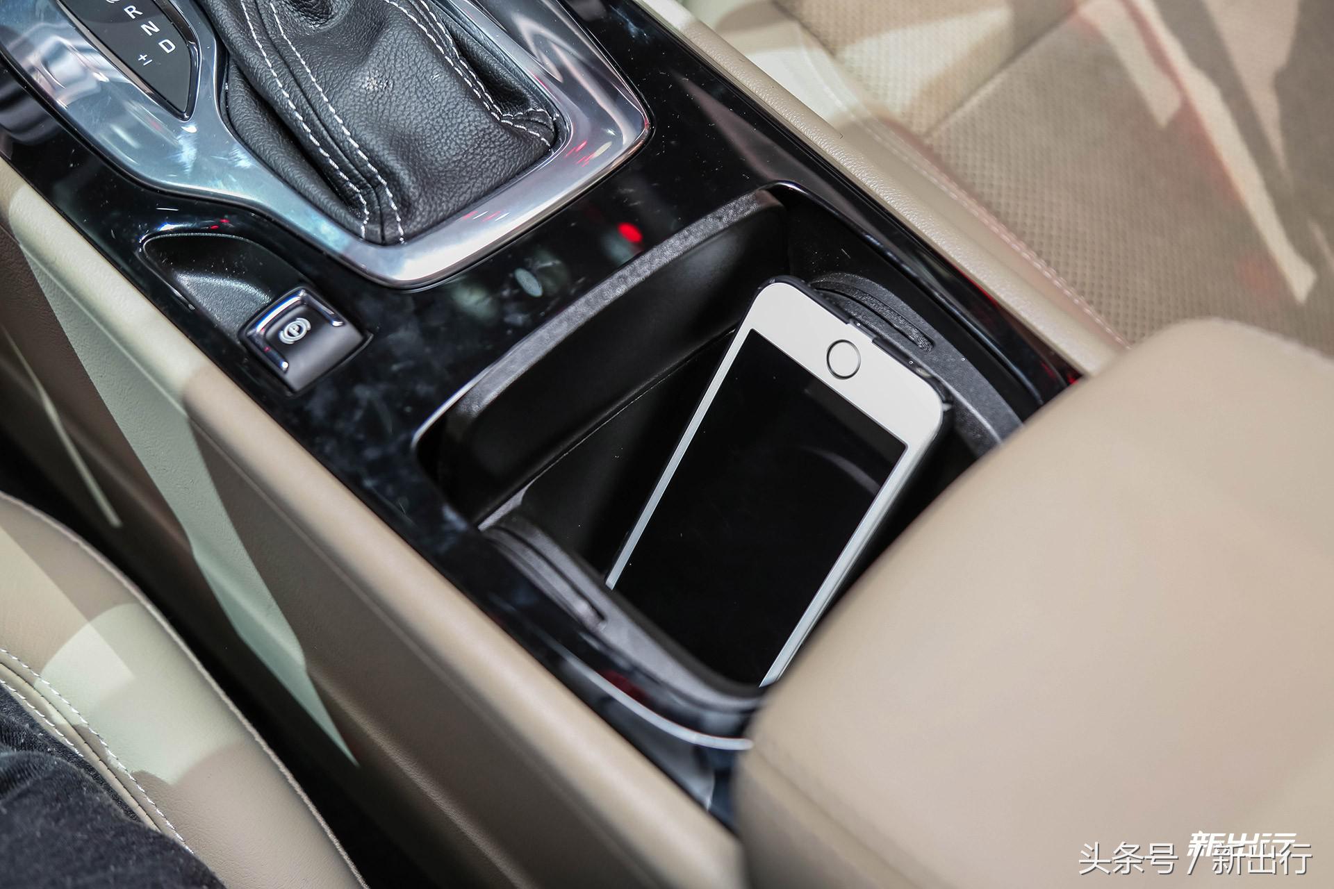 别克君威2017款30h豪华型,远距离看新款君威