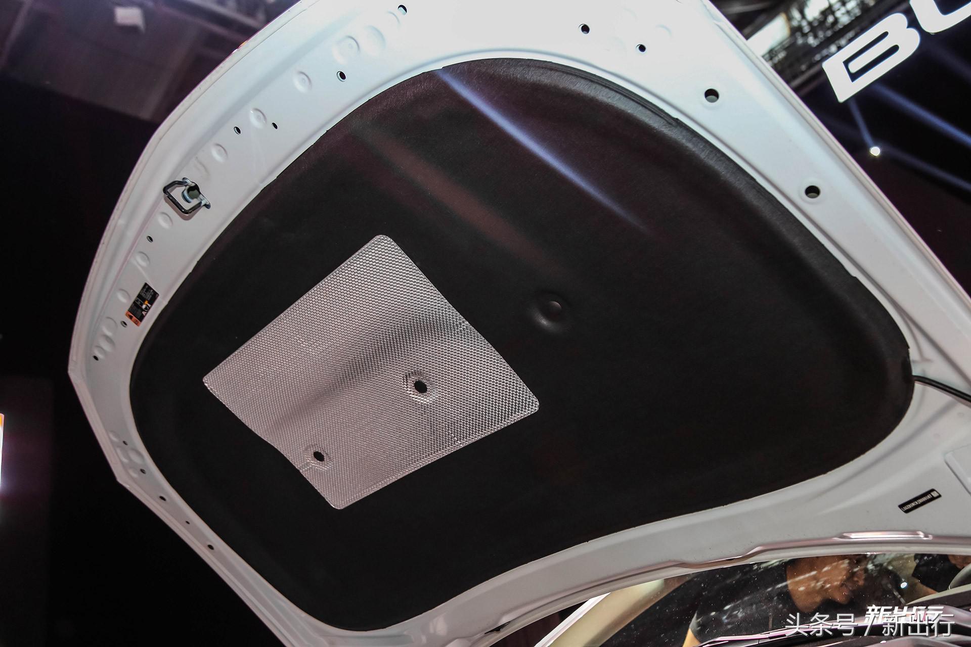 别克君威2017款30h豪华型,远距离看新款君威