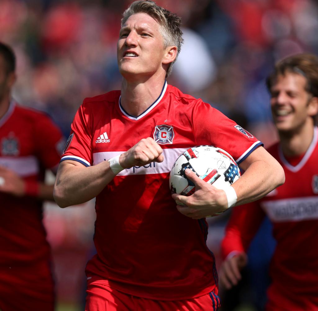 施魏因施泰格在美国的幸福生活：率领球队实现大逆转有望争冠，成了芝加哥宣传使者