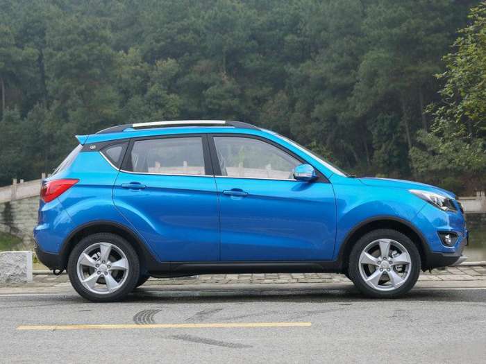 出道5年,月销依旧上万,2017款CS35内饰变化巨大