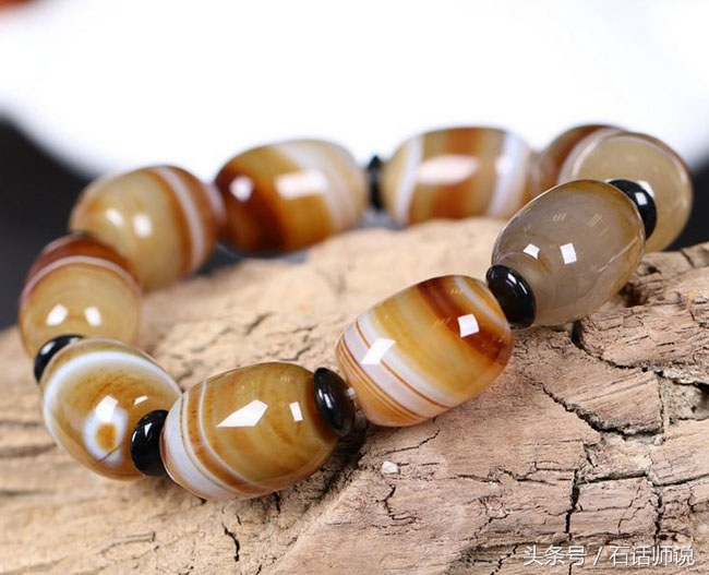 玉和玛瑙哪个最值钱,玛瑙与玉有什么区别