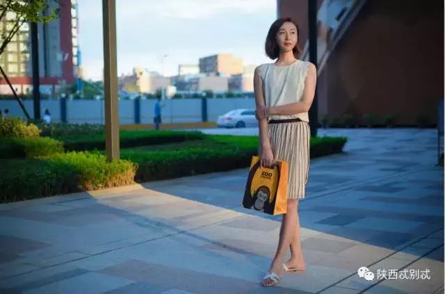 西安街拍穿搭最近几天,西安市街拍穿搭最新