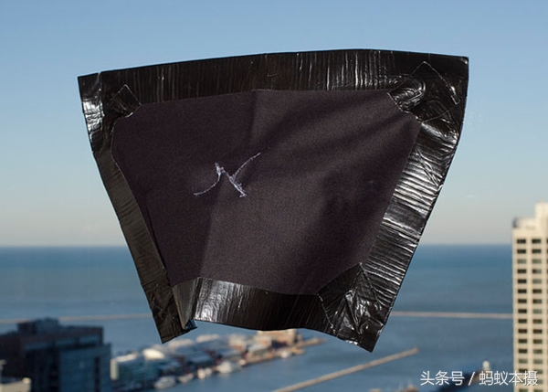 想隔着玻璃拍大片被玻璃反光困扰?这样就能消除玻璃反光!