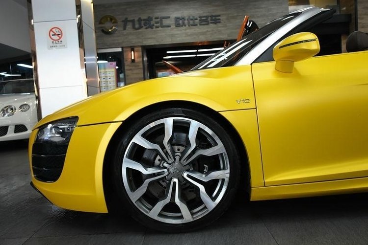 奥迪r8spyder赛道版,奥迪r854万