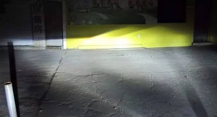 汽车大灯光线不一样还不够亮?用这几招,立马见效!