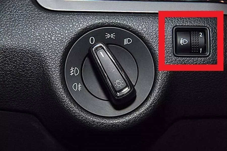 汽车大灯光线不一样还不够亮?用这几招,立马见效!