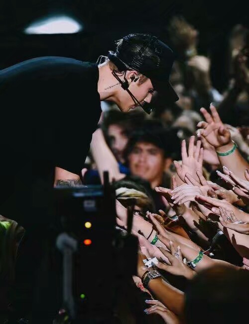 震惊官方回应因为未预见的情况贾斯丁比伯取消了PurposeTour.接下来的巡演