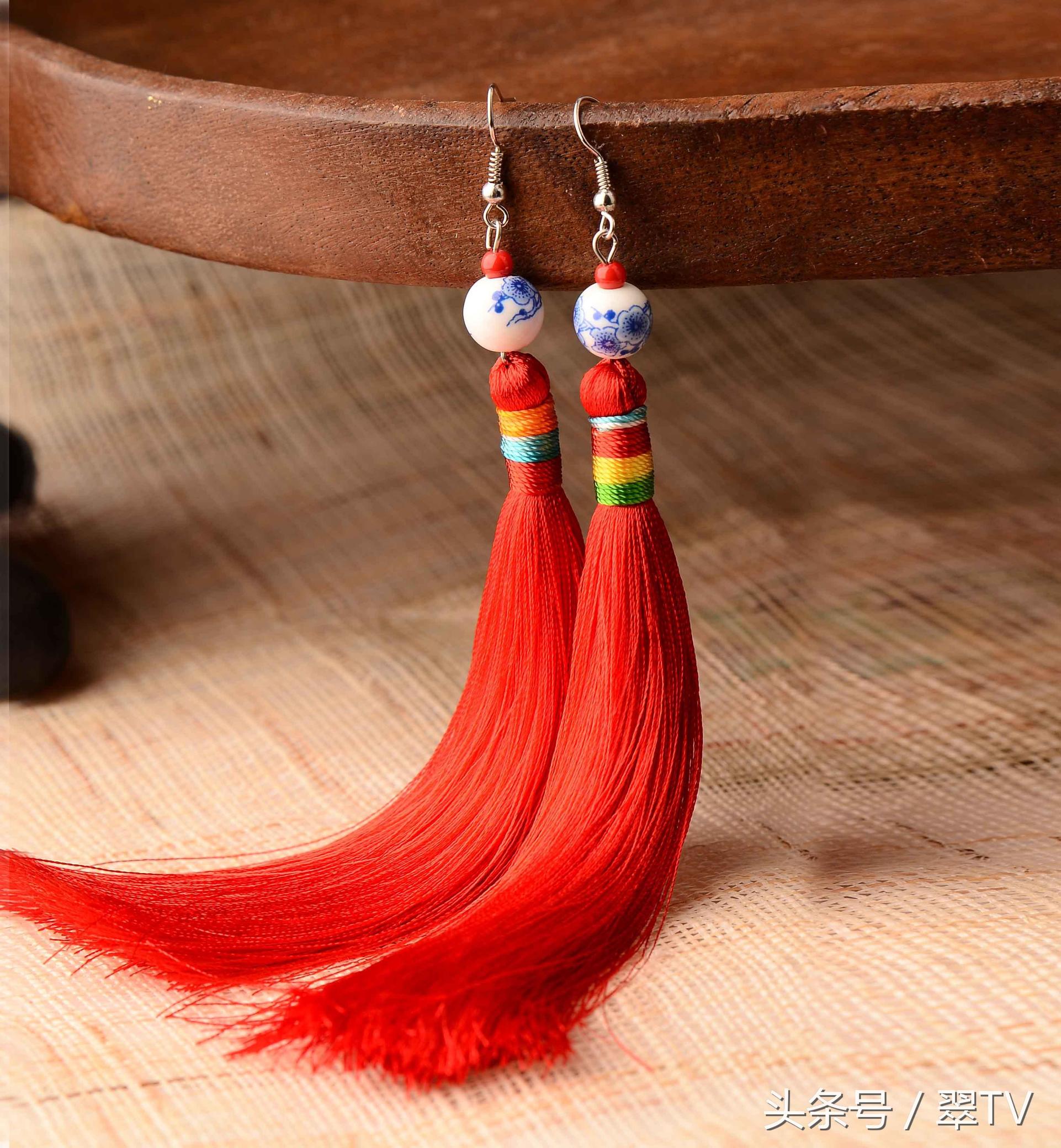 玉挂绳的正确方法,绑玉用的绳子也有讲究