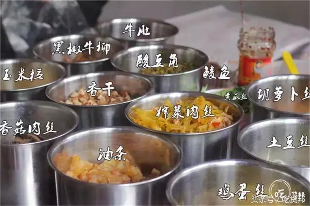 郴州一中门口的那条小吃街,我好想再走一遍啊~