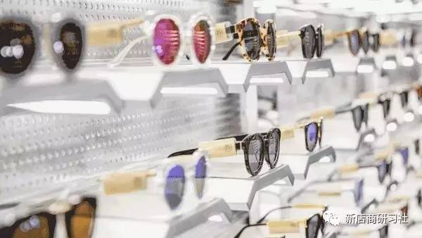 从眼镜框过渡到隐形眼镜,从戴眼镜到不戴眼镜