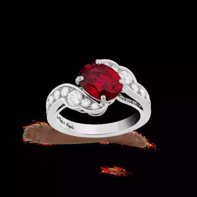 七月末，霸气的狮子就交给热情的红宝石来守护吧！