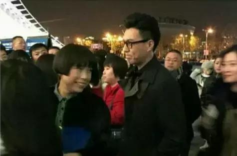 陈奕迅线上演唱会全程播放,看完陈奕迅的演唱会感慨