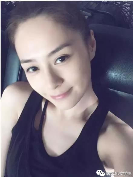 阿娇内双清冷系日常妆容,阿娇减龄穿搭