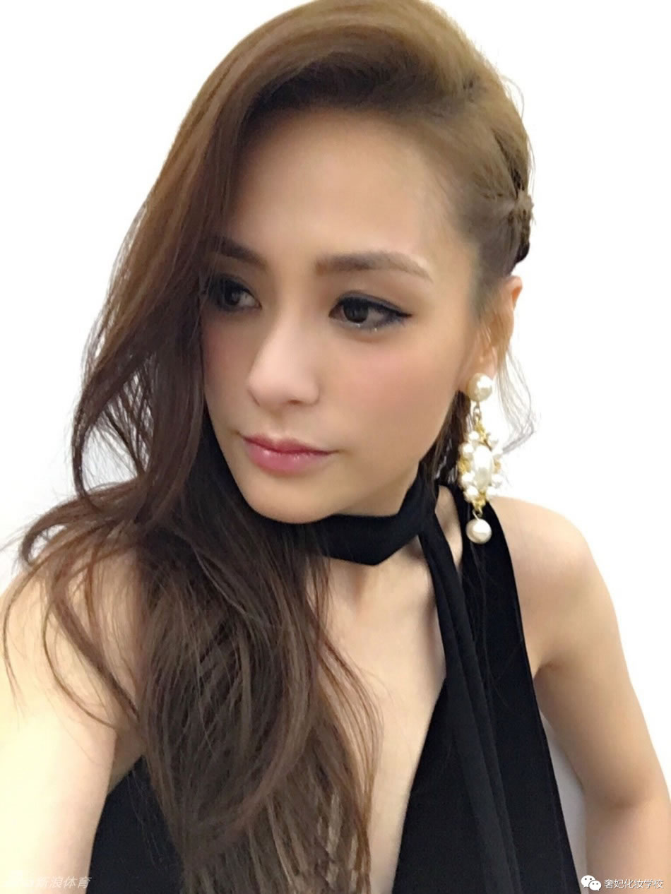 阿娇内双清冷系日常妆容,阿娇减龄穿搭