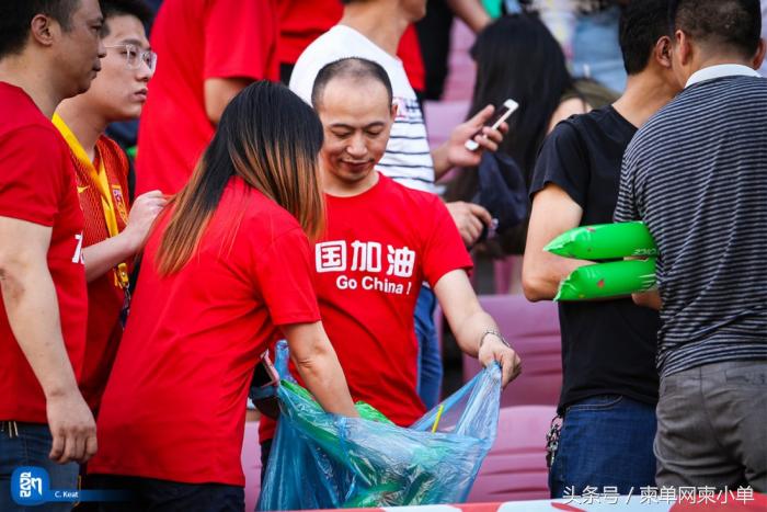 柬埔寨力挺中国,柬埔寨球迷跟中国球迷