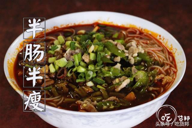 郴州一中门口的那条小吃街,我好想再走一遍啊~