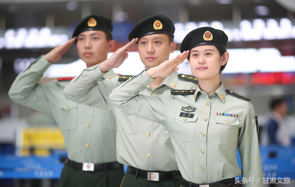 中国人民解放军新式夏常服帽,全军换发佩戴夏常服帽