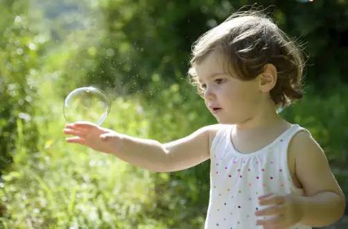夏日遛娃撒欢搭配绝了,炎炎夏日怎么遛娃