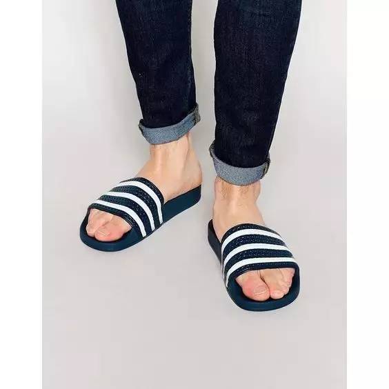 欧美风凉拖穿搭,凉拖怎么穿最时尚