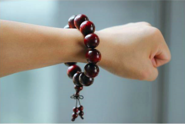 手串太松了怎么让它变紧,手串四圈太松五圈太紧怎么办