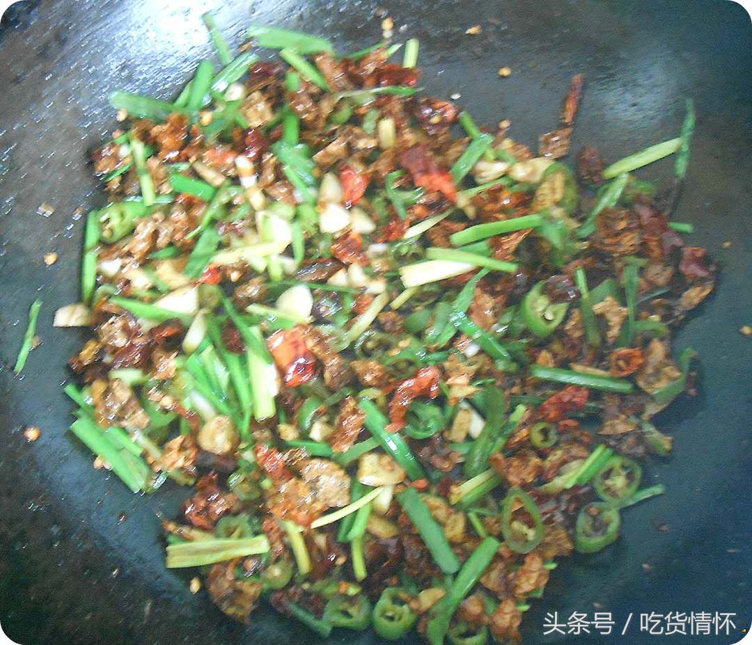 这鱼干叫什么名?4块钱一两,臭臭的但吃起来很香,随便吃几口就可以下去一碗米饭,还可以下酒