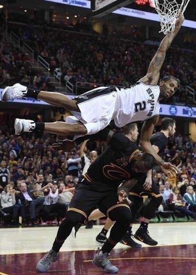 詹姆斯,一个风口浪尖的球星、伪君子?还是伟大的球星?