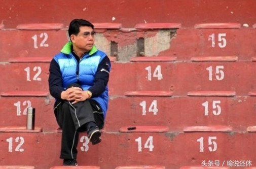 当着巴萨批梅西染发留须有问题！“徐根宝非染发队”，能“黑”出中国足球新天地吗