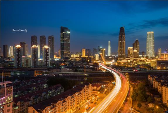 入门级便捷旅行三脚架推荐,爬山便携三脚架