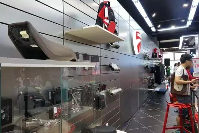 杜卡迪multistrada950坐姿,杜卡迪multistrada报价