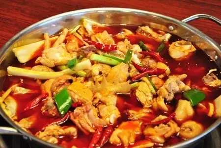 正宗清远鸡石锅鱼,清远猪肚鸡石锅鱼